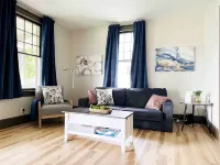House of Color A / King 1Bd/1BA Apt