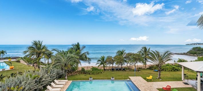 Beachfront Luxury Villa: 3BR, 3.5BA,Gazebo,Pool, Secluded Beach, Gated Community Hotele w: Vieques