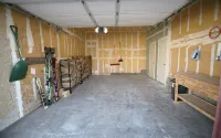 Easy walk to Canyon Lodge, private garage, EV charger. Great for families.