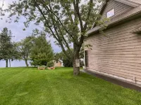 Lovely spacious 600sq ft loft with beautiful views
