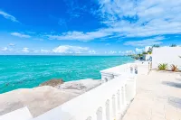 Oceanfront 3BR luxury Villa - Private Pool, Gate Community, no Car needed