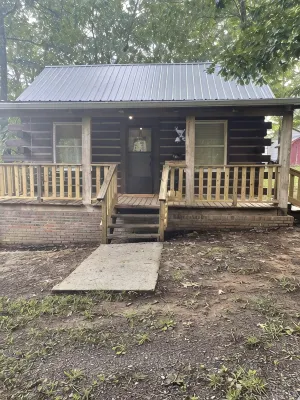 Fully remodeled cabin minutes from Walls of Jericho, Circle E, The Glass House - Chalets