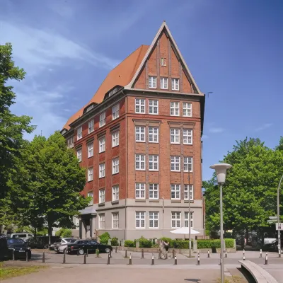 Hotel Preuss im Dammtorpalais ホテル 地下鉄ハラーシュトラーセ駅周辺のホテル