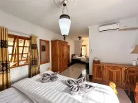 Mangga Lodge - parking