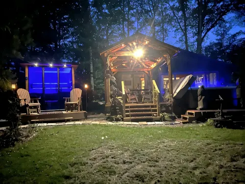 Lakefront Cabin, Finnish Sauna, Kayaks, Dock, Hot Tub, Gardens - Owls Nest, DCL