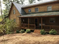 3-bedroom cabin in peaceful Fleetwood with WiFi, AC. Enjoy nature