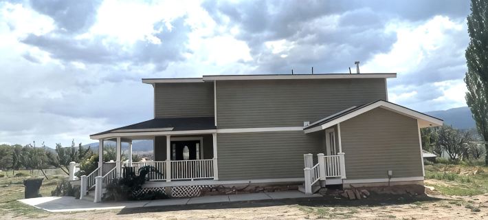 Bucolic views, spacious great room, short walk to center of town! Hotels in Wayne County