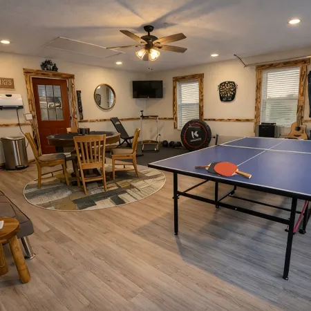 Charming Wine Country Retreat Near Dahlonega Fire Pit, Home Gym, Game Room.