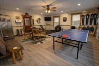 Charming Wine Country Retreat Near Dahlonega Fire Pit, Home Gym, Game Room.