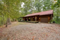 Cozy Casa Carezza Log Cabin, Logan, Ohio, Pet Friendly, Sleeps 6 - Hytter