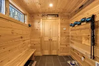 3mi Sunday River-Swimming -Castle Lodge-Hot Tub-Sauna-Pond -EV Charger-14 Pple - Gym