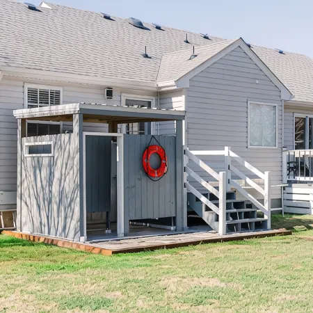 Newly Renovated, 4Bd 2 BA, 1 Full Acre, Sleeps 8, and is Pet Friendly.