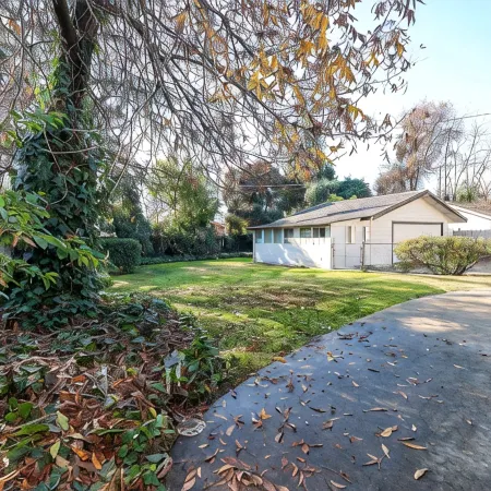 Gateway to Yosemite, Mins to UC Merced, Beautiful 3 Bedroom, 2 Bath home.