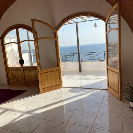 Sea view stunning flat
