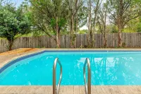 Luxury Newly Renovated Home w/Private Pool+Fire Pit+BBQ Near Downtown&Airport - สระว่ายน้ำส่วนตัว