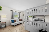 Vacation Paradise 2bd 2bath Unit A - 2-Star