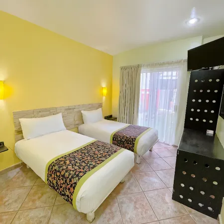 Seven Crown Express & Suites by Kavia