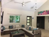 Amazing Heated Jacuzzi, Private Pool, 2 Bed/Bath, AC in Everyroom!!!!