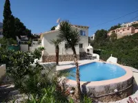 Charming Detached Holiday Home with Private Pool–Close to Beach and Fully Fenced - 3つ星