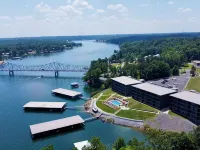 Smith Lake Stay with Water Views, Pool and Spa Bath 3Bd 2Bath Hotels in Walker County
