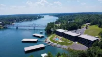 Smith Lake Stay with Water Views, Pool and Spa Bath 3Bd 2Bath