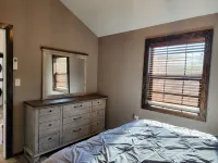 Possum Run Cabin Comfortably Sleeps 6 People