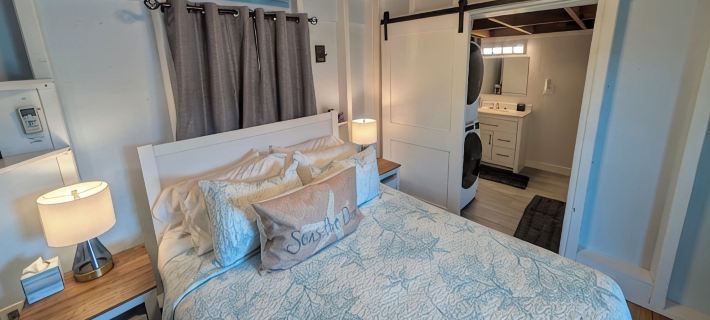 Bon Bini Cottage - Full AC, Solar Power w/ Battery Back-Up, & Hot Tub! Hotels in Saint John