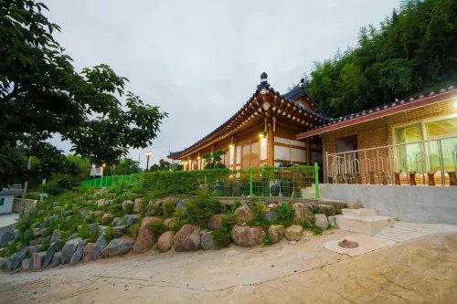 Suncheon Bay Minsok Hanok Pension - ペンション