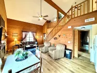 Cozy Ozarks Western Retreat ~ Couples & Small Family Friendly