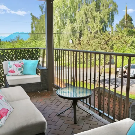 Beautiful 5 Br Westside House + Panoramic Mountain Views!