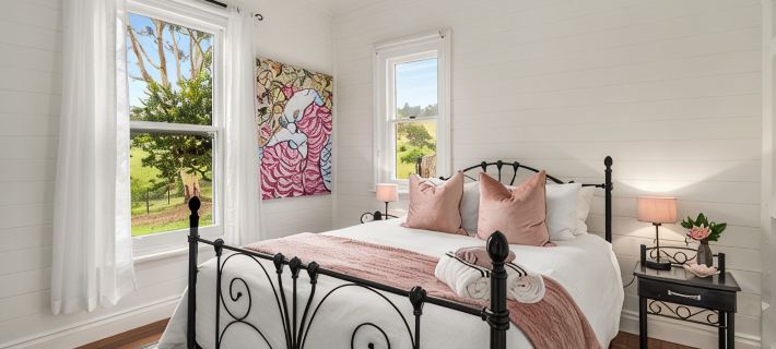Historic country cottage on beautiful estate minutes from Bowral and Mittagong 보랄 호텔