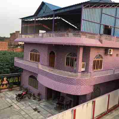 Srishti Shelter Hotel Exterior