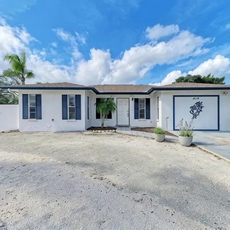 Spacious 4Br Retreat w/ 2 King Suites ~ Heated Saltwater Pool ~ Near Ami/Img!