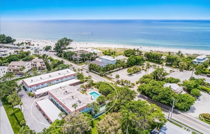 Island Time - 2 Minute Walk To The Beach & Heated Pool