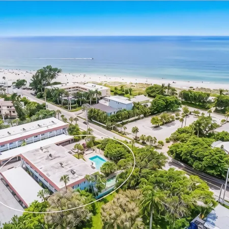 Island Time - 2 Minute Walk To The Beach & Heated Pool