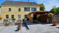 Apartment mit Terrasse und Großen Garten - 2-Star