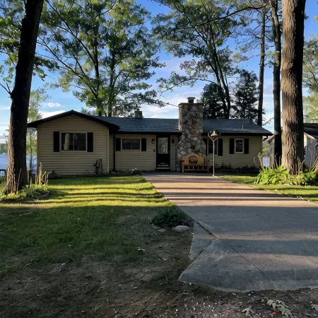 Your rustic lakeside retreat awaits at Goldens on the Lake!