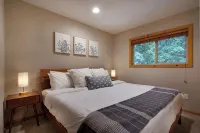 Modern Cabin | New Hot Tub · Sauna · EV Charger