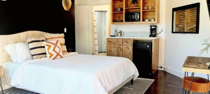#2 - Vintage 1930’s Hotel Apt - on Downtown Strip Hotels in Mariposa