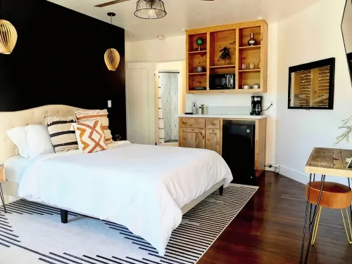 #2 - Vintage 1930’s Hotel Apt - on Downtown Strip