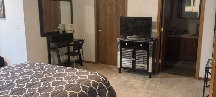 Spacious 1 Br Apartment Located above a Boutique.  Centrally Located Downtown. Hotels in Bismarck