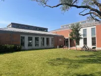 Walk to downtown Edgartown in quiet neighborhood - Perfect Location!