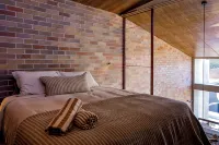 Camperdown - Luxury Architectural Escape - Brand New Home!!!