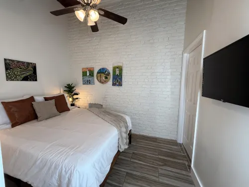 Historic Downtown New Orleans Loft 2 Minute Walk to French Quarter 2A - 방갈로