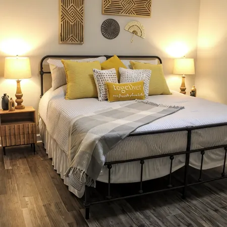 Cozy 2-bedroom house in Savannah. We welcome you!