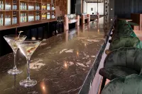 The Sands Torquay Resort - bar