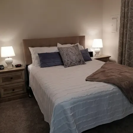 Lyle and Taylor present-Spacious Private Apt