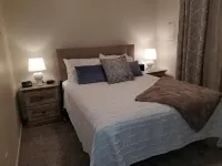 Lyle and Taylor present-Spacious Private Apt - Wi-Fi