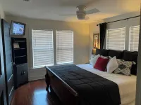 Tyler's Texas Rose, a beautiful 2BR/1BA house with back yard - Balcony