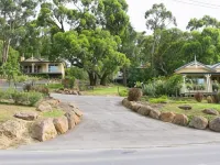 3 Kings Bed and Breakfast - parking